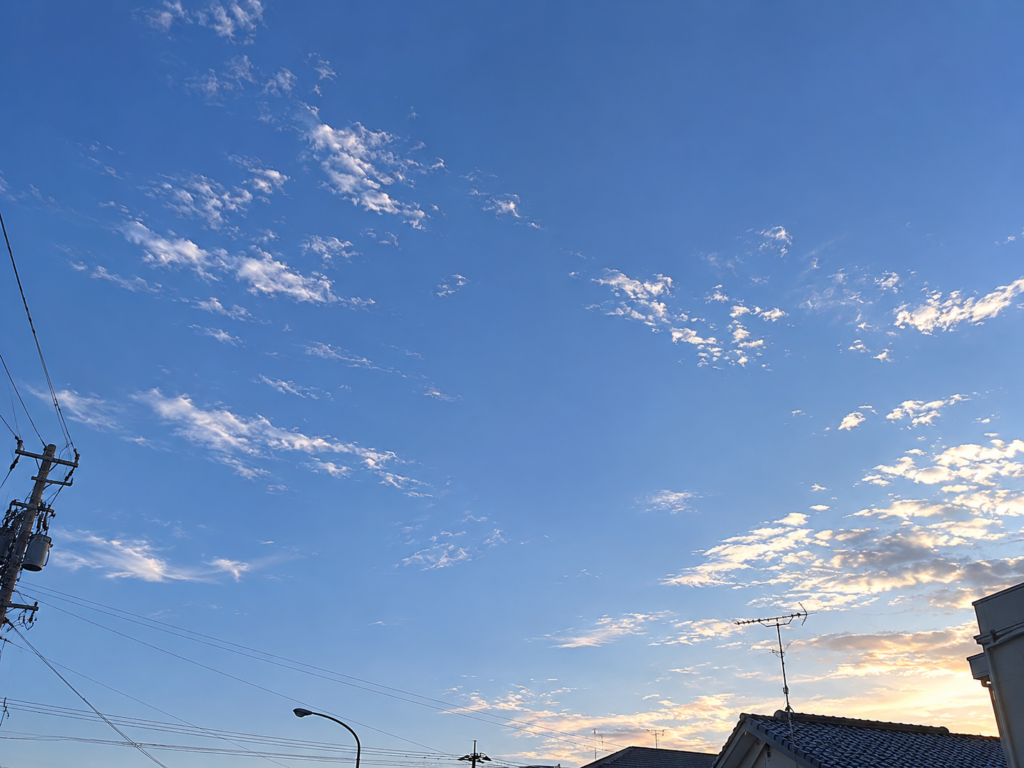 昼下がりの青空
